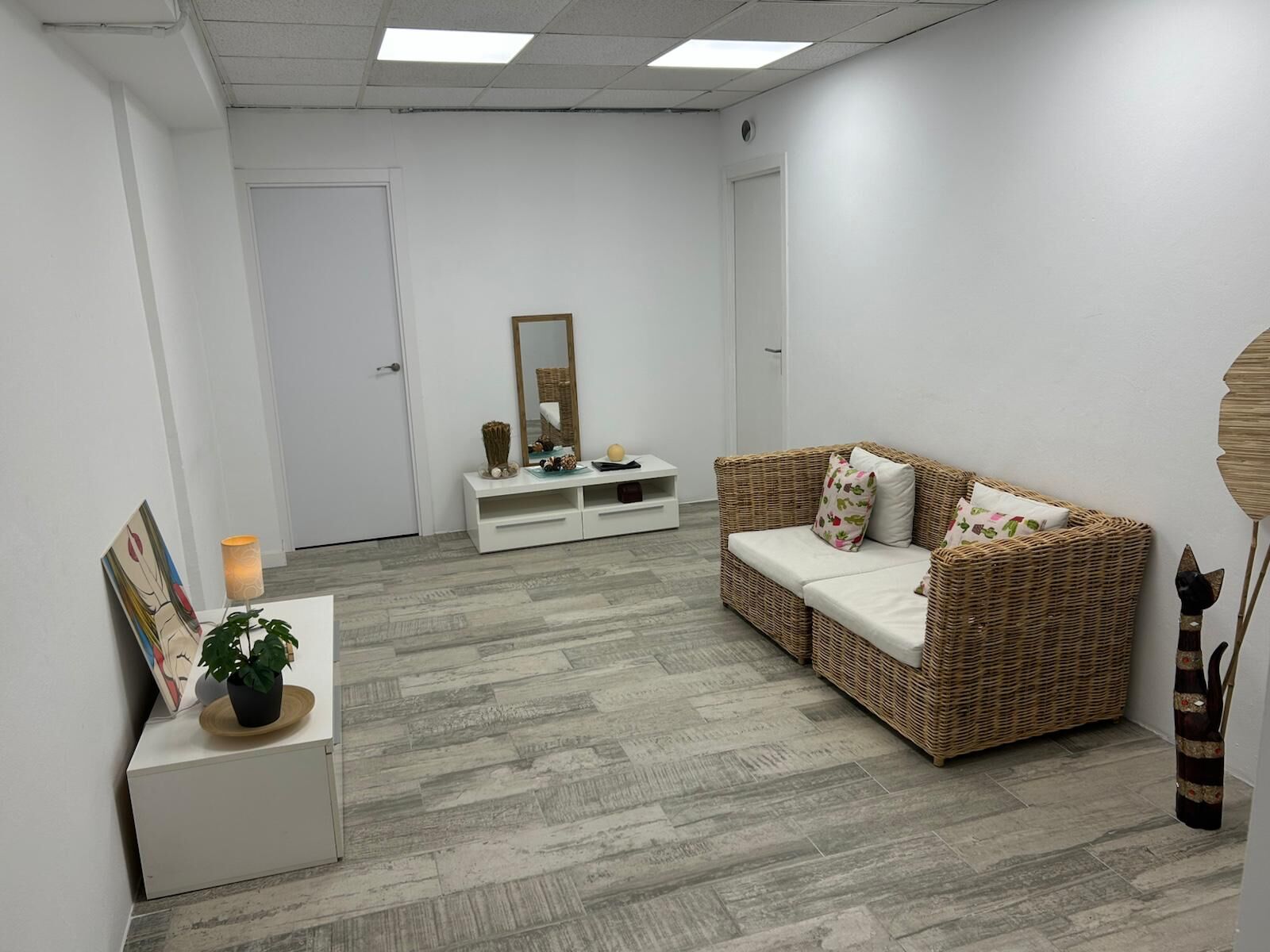 Sala de espera del centro de estética Beauty Avenue en Palma